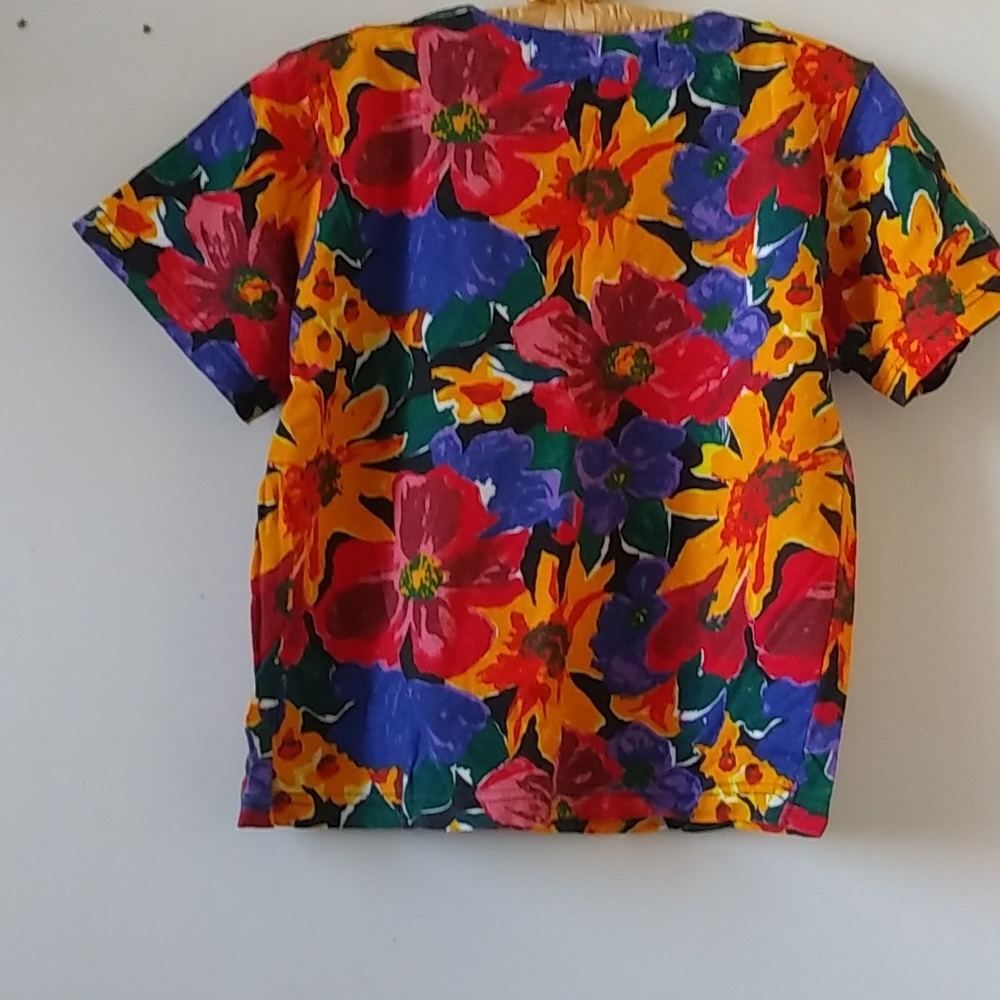 V NECK TOPS - Picture 2 of 3